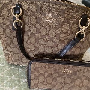 Coach purse and wallet